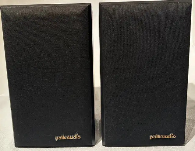 Polk Audio Vintage Bookshelf Speakers (2) With Stands in Speakers in Oakville / Halton Region - Image 3