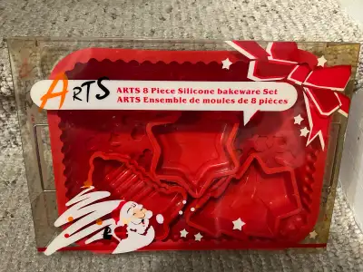 Arts 8 piece Christmas silicone bakeware set $20, new in package, View more
