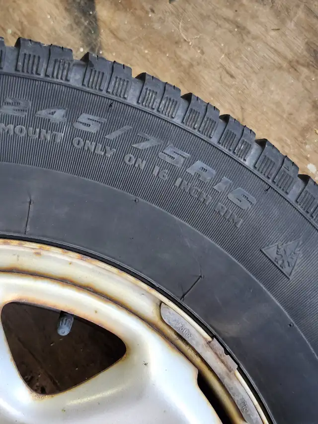 Winter tires and rims off a Toyota tacoma in Tires & Rims in Summerside - Image 4