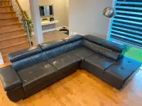 Sofa divan sectionnel Rodi gris foncé contemporain
