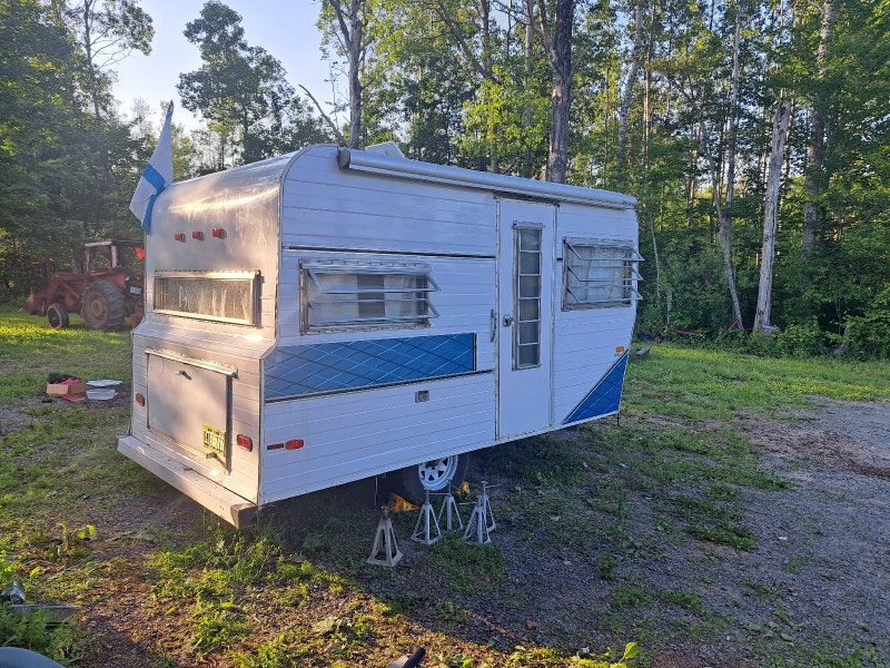 Vintage holiday camper | Travel Trailers & Campers | Bedford | Kijiji