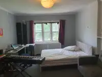 Room sublet in Bloor / Spadina for July-August $850