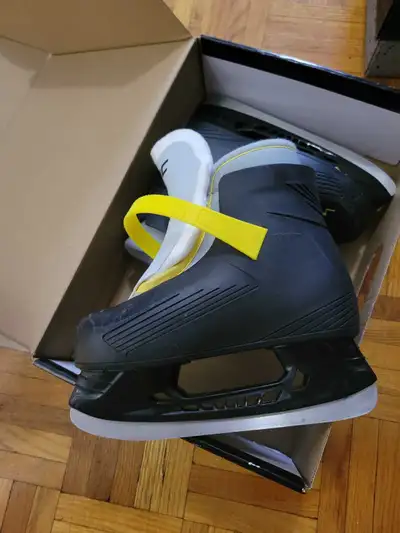 VIC lil pro ice skates - size Y12-13 (worn once!), View more