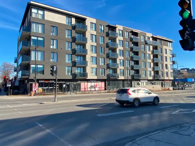 Condo 3 1-2, location moyen terme