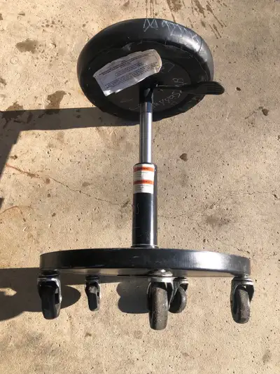 Used a few times only still in great condition. I bought it 75$ plus tax. I am selling it now for 50...