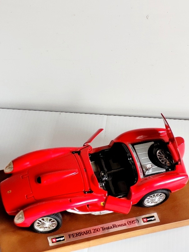 1957 Ferrari 250 Tessa Rossa 1.8 Die-cast Toy Car dans Jouets et jeux  à Ville de Montréal