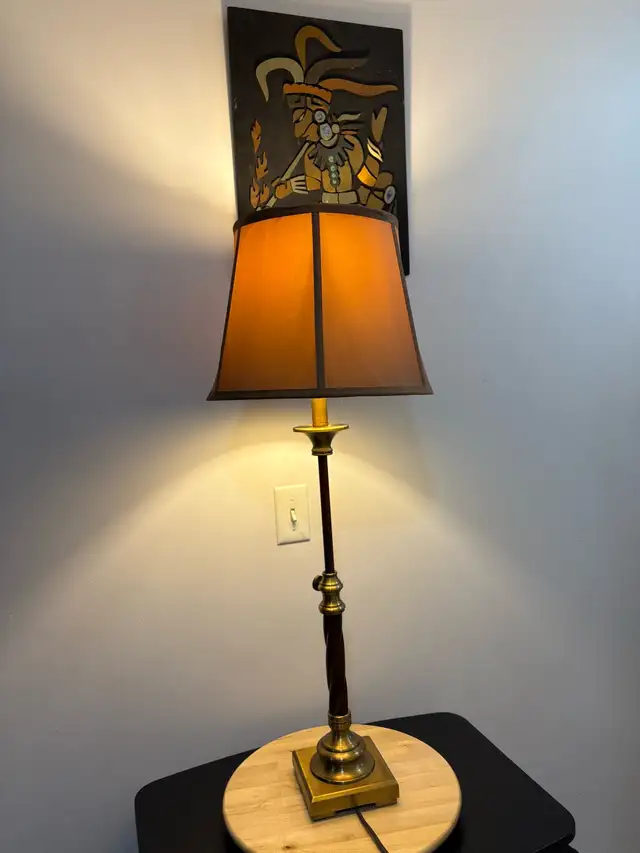 Pair of Vintage Brass and Wood Table Lamps in Indoor Lighting & Fans in City of Toronto - Image 3
