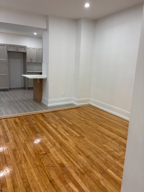 Completely Newly Renovated 4-Bedroom Lower Triplex for Rent – — photo 3