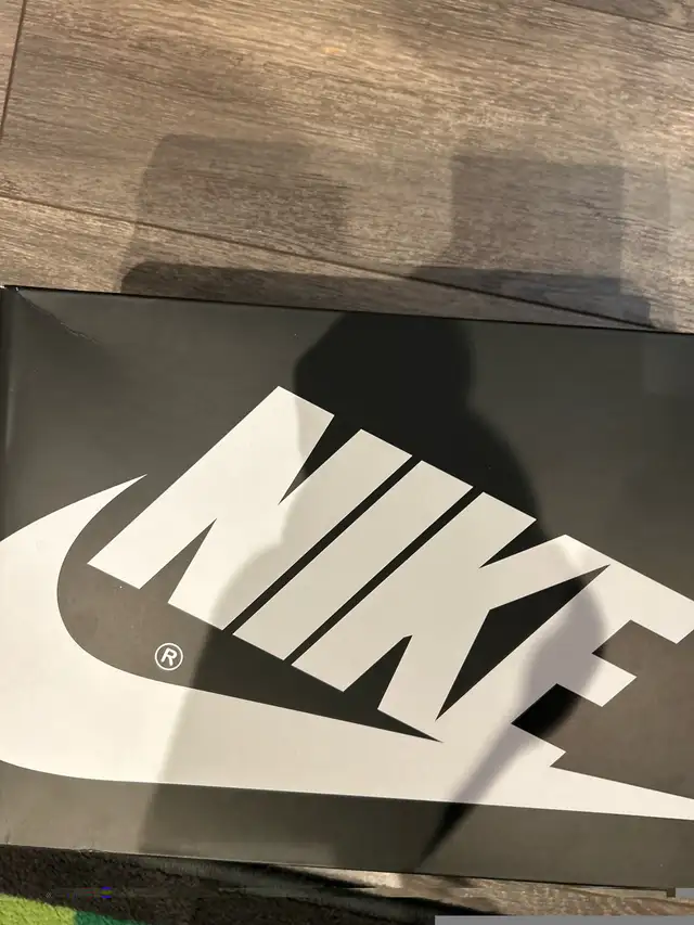 Jordan 1 high 1985 retro black and white in Men's Shoes in Calgary - Image 6