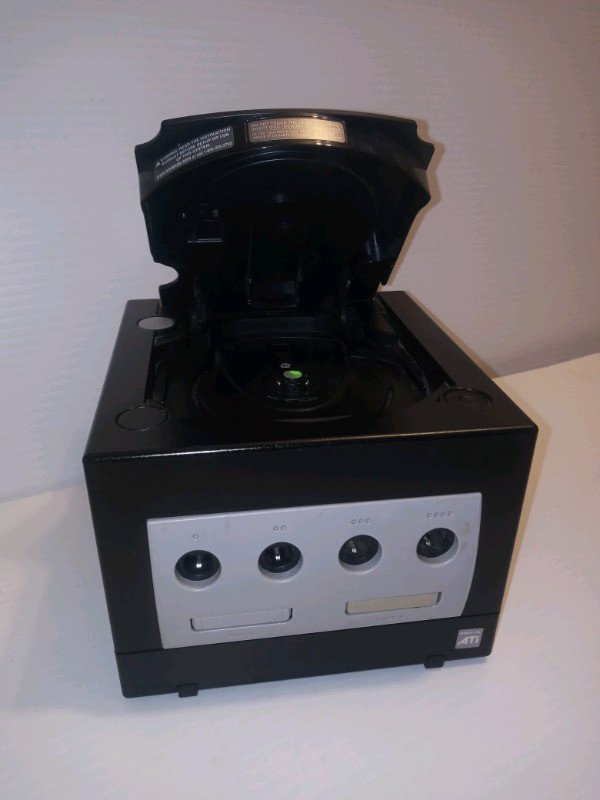 Nintendo Cube Game Console With One Controller- Black dans Autre  à Ville de Montréal - Image 4