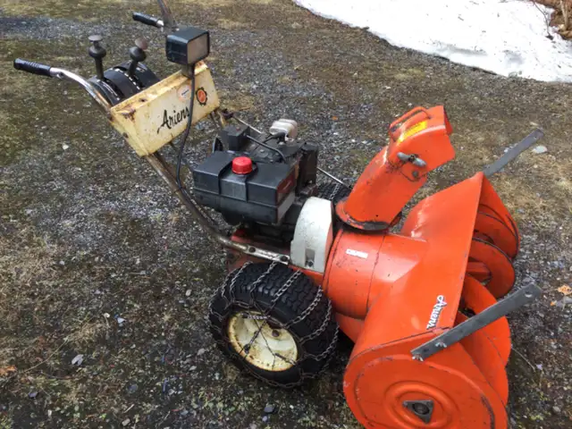 Souffleuse à neige Ariens 10hp 32 po à Stratford Qc in Lawnmowers & Leaf Blowers in Thetford Mines - Image 2