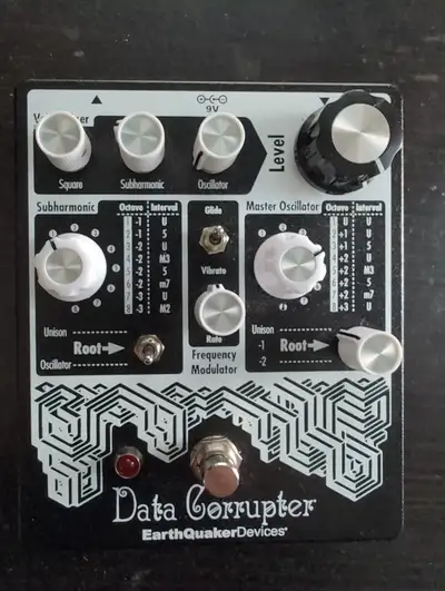 Earthquaker devices Data Corruptor pedal with only a handful of uses. I realised it's not a great fi...