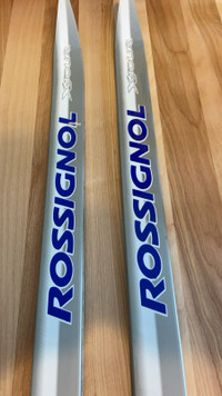Ski de fond Rossignol 195 cm. 100$