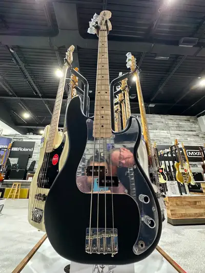 Fender Limited Edition 50th Anniversary Steve Harris Bass, View more