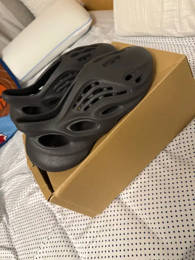 Onyx Foam Runner Rep in Other in Mississauga / Peel Region - Image 2