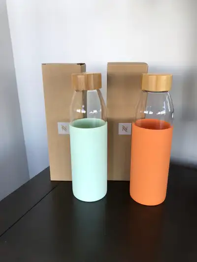 These Nespresso water bottles are perfect for staying hydrated in style. These bottles are in new co...