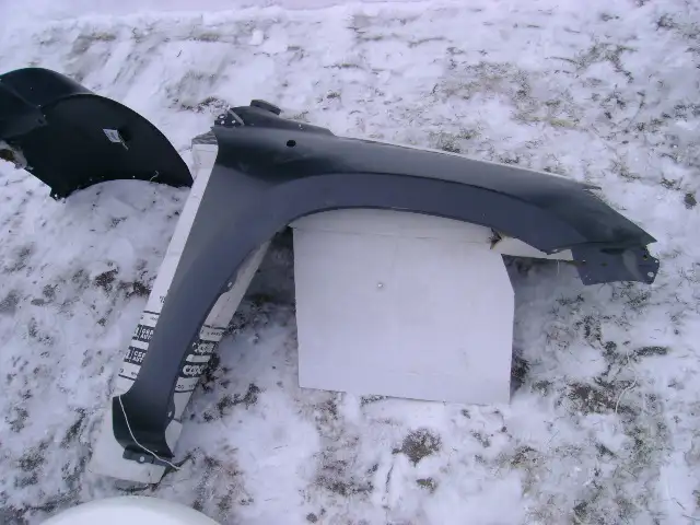 pieces pour toyota rave 4      fitement de 2009 a 2012 in Auto Body Parts in Longueuil / South Shore - Image 3