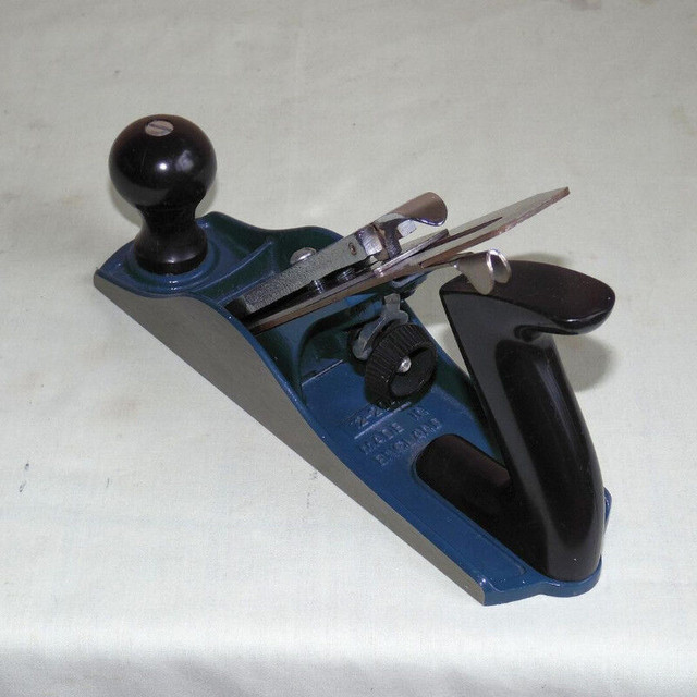 VINTAGE STANLEY 12-204 WOOD SMOOTH PLANE NO 4 SIZE in Hand Tools in Mississauga / Peel Region - Image 3