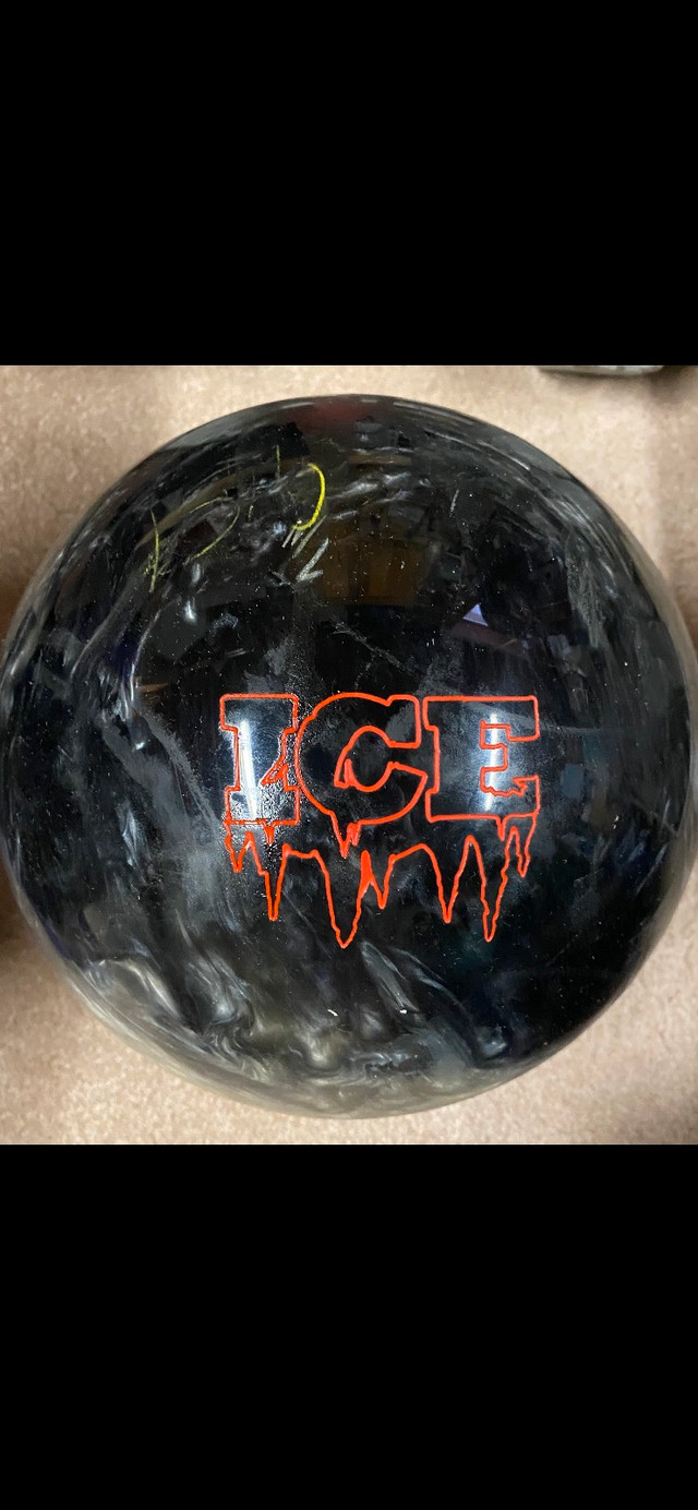 Bowling ball Undrilled 15lbs in Other in Hamilton - Image 2