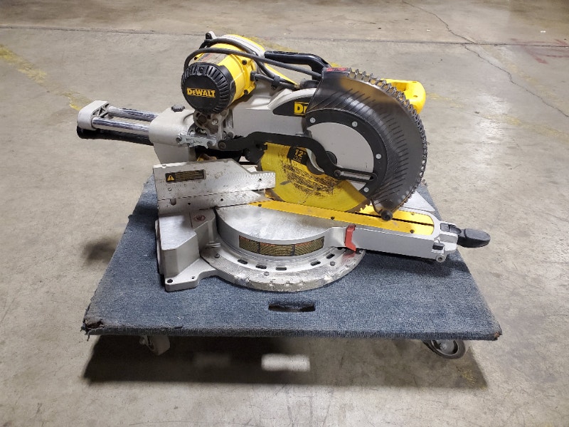 Dewalt DWS780 Compound Miter Saw 12in Double Bevel 15amp Motor