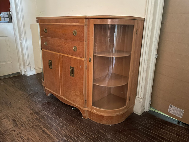 Vintage Buffet/Sideboard in Hutches & Display Cabinets in Regina