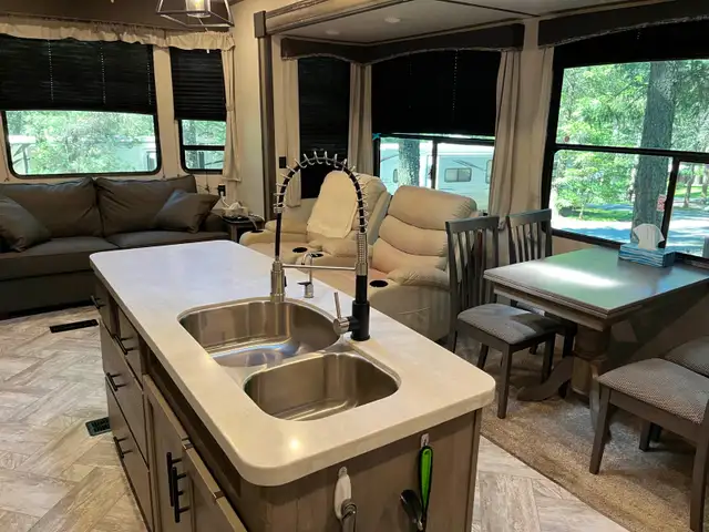 LOT & TRAILER FOR SALE: Mountain Shadows Resort, Radium BC.