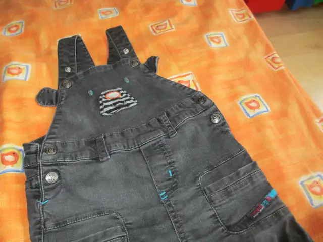 Salopette en denim Nano (pour enfants 12 mois) (C187) in Clothing - 9-12 Months in City of Montréal - Image 3