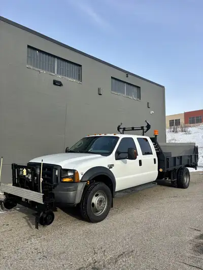 Ford F-550 XL Heavy Duty only 118KM 6.8L V10 EX Calgary transit Hy-Rail Truck Has functional Rail Se...