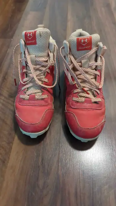 Under Armour Baseball Cleats Size 5, View more