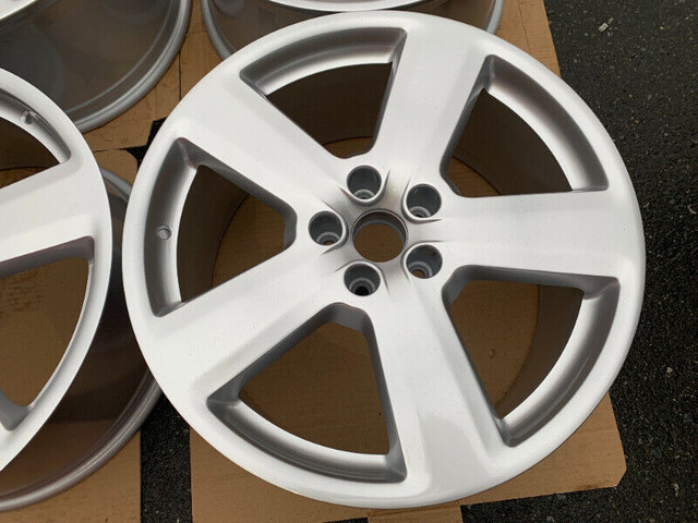 STUNNING - Set of Genuine OEM Audi A8 19x9" ET44 rims as new in Tires & Rims in Delta/Surrey/Langley - Image 2