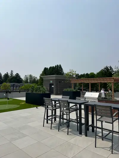 2 Bedroom Condo in Downtown Ancaster