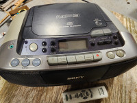 Sony CFD-S03CP Vintage Portable CD Radio Cassette-Corder Boombox