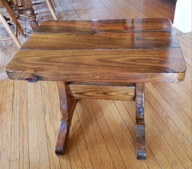 Solid Wood Small End Table  in Other Tables in Owen Sound - Image 3
