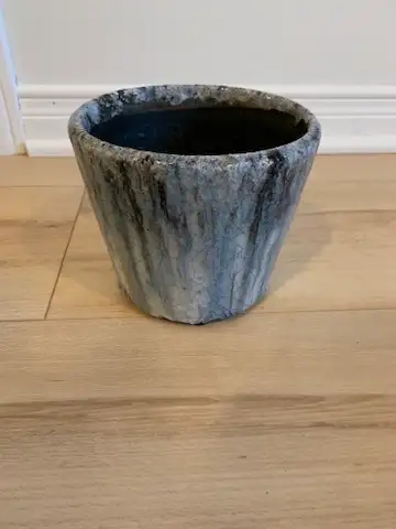 Various ceramic plant pots for sale in Other in Ottawa - Image 7