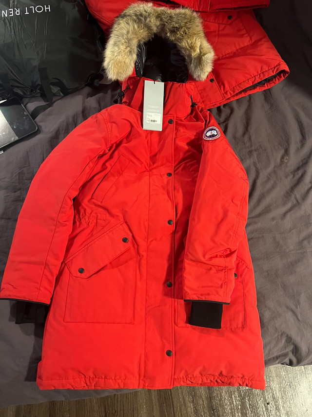 Canada goose Ellesmere Parka Ladies Size M Red color  in Women's - Tops & Outerwear in Calgary