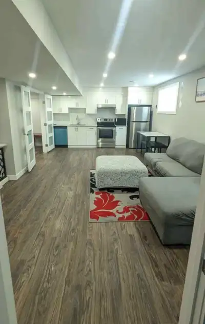Sharing room available for female $350