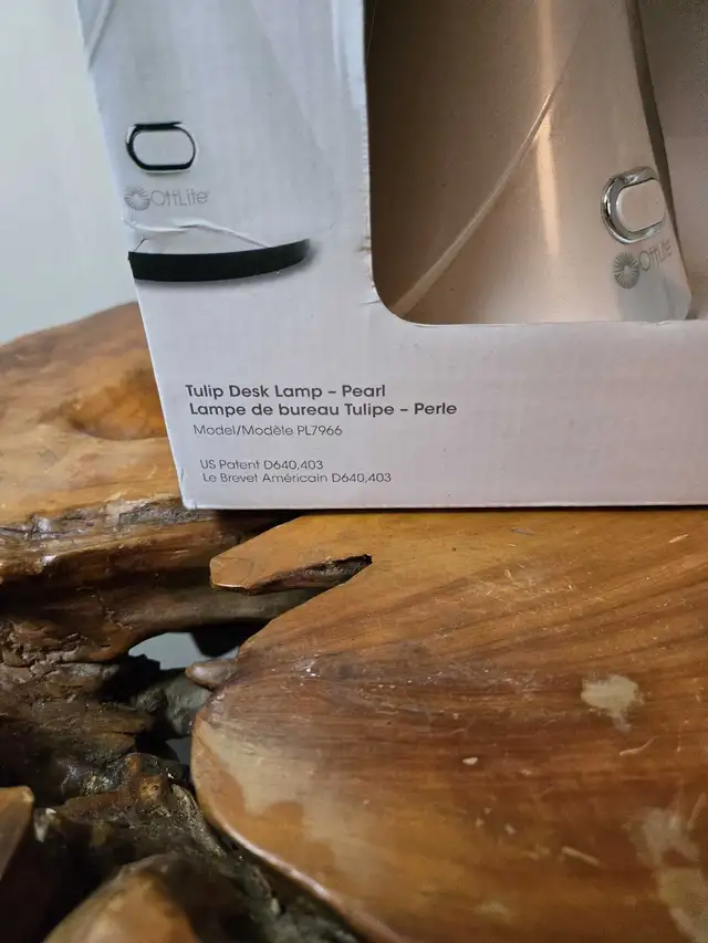 Ottlite Tulip Table Lamp--Brand New in Indoor Lighting & Fans in Kitchener / Waterloo - Image 4