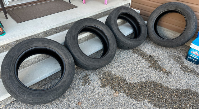 Set of 4 275/55R20 tires in Tires & Rims in Calgary - Image 2