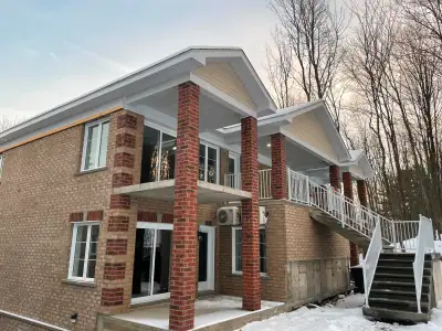 4 ½ , Grands, Nord, Près Carrefour de l'Estrie, de Luxe, rue Wilson, Isolation et Insonorisation Sup...