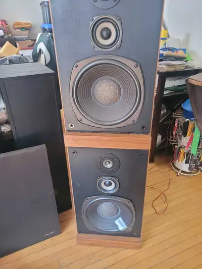 Realistic Optimus-25 Midrange Speakers, View more