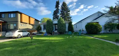 Excellent Ready-To-Go Downtown Buy-And-Hold Revenue Property! Near Macleod Trail with excellent acce...