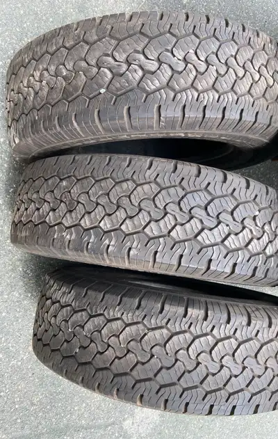 I'm selling a set of four BFG Goodrich Rugged Trail tires, size LT245/75R17, suitable for SUV and li...