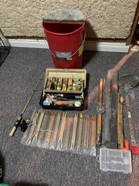 Ice Fishing Kit,rod & reel,full box,3 tip up’s,laddle,bucket.