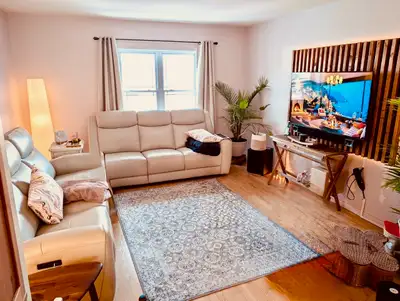 Superbe 5 ½ à Lévis – Vue sur le fleuve + Grande terrasse + Cuisine extérieure aménagée. Disponible...