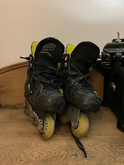 Bauer RS Youth Roller Hockey Skates size 13, View more