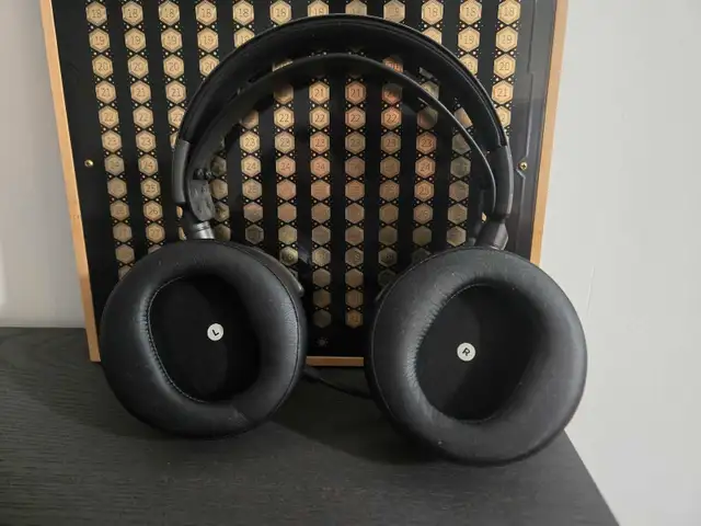 Audeze Maxwell For PlayStation in Headphones in City of Toronto - Image 3