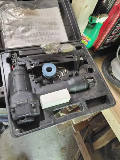 Pneumatic finishing nailer, View more