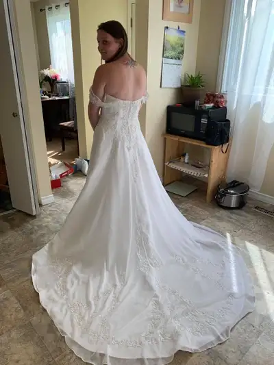 Selling wedding dress, View more