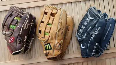 3 Adult Softball Gloves + 3 Softballs – Rawlings, Mizuno Steerhide, Louisville Slugger – 13" to 13.5...