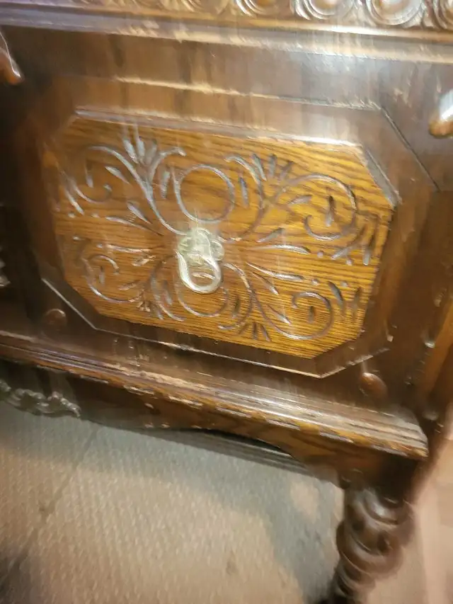 Rare Antique Hutch in Hutches & Display Cabinets in Belleville - Image 8
